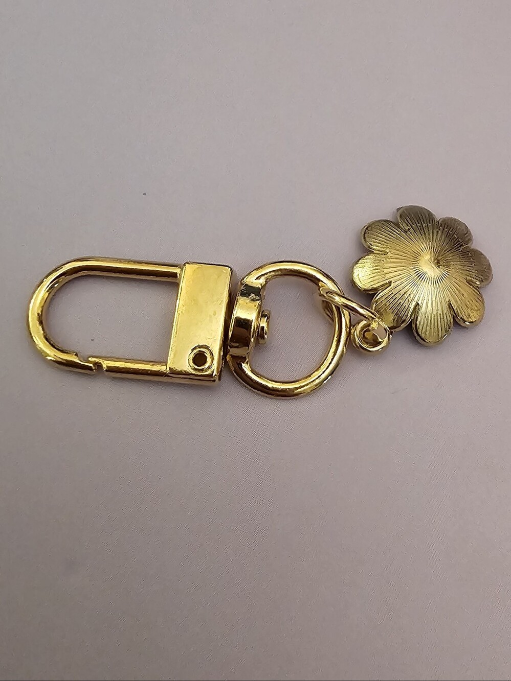 Blue Enamel Daisy Flower Keychain Purse Charm NWOT - Picture 2 of 6